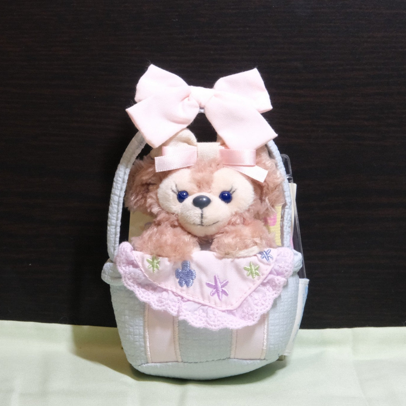 2025 Shanghai Disneyland Duffy and Friends Spring Flower Basket Plush Keychain