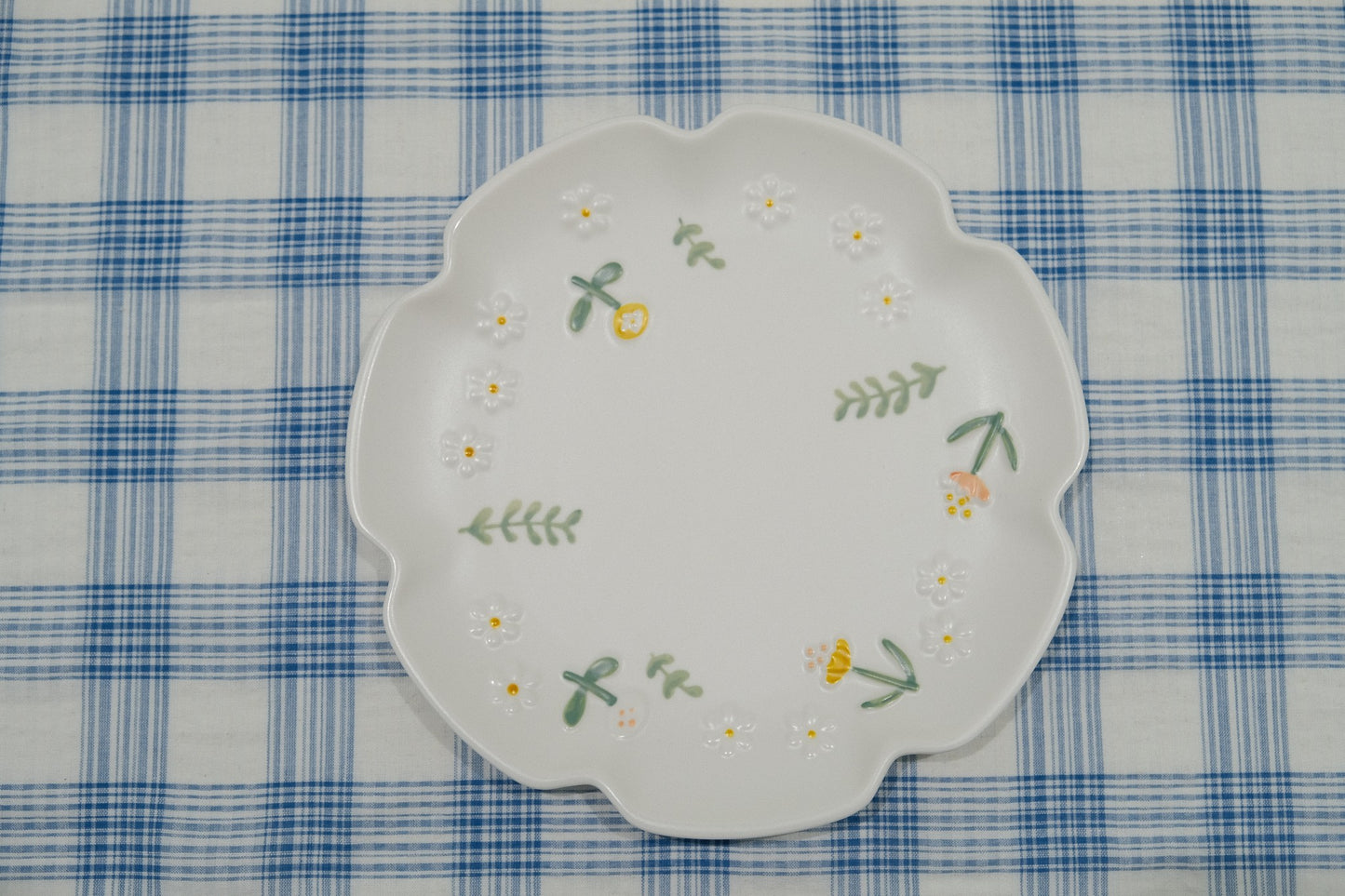 Matte Embossed Floral Underglaze Ceramic Tableware