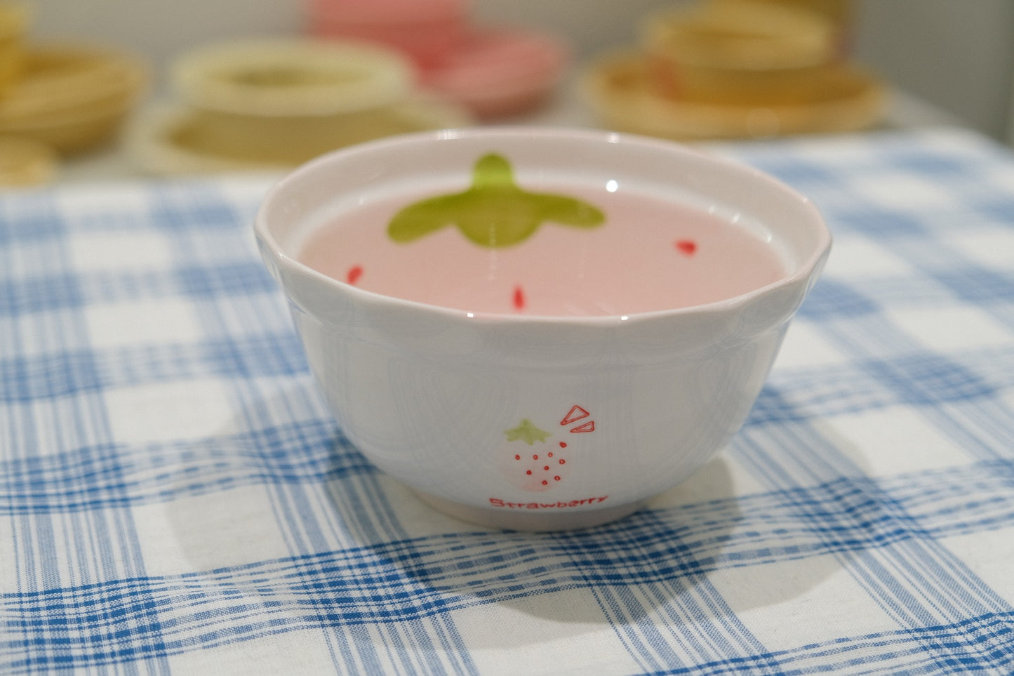 Strawberry-Style Underglaze Ceramic Tableware