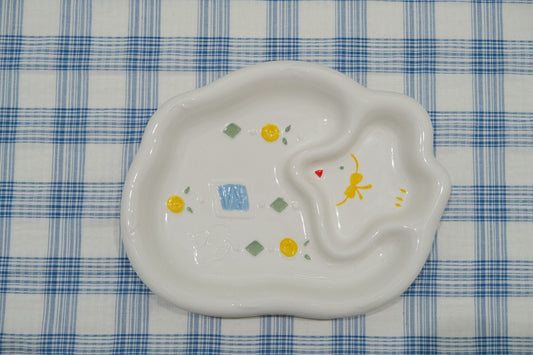 Irregular-Shaped Embossed Underglaze Ceramic Tableware