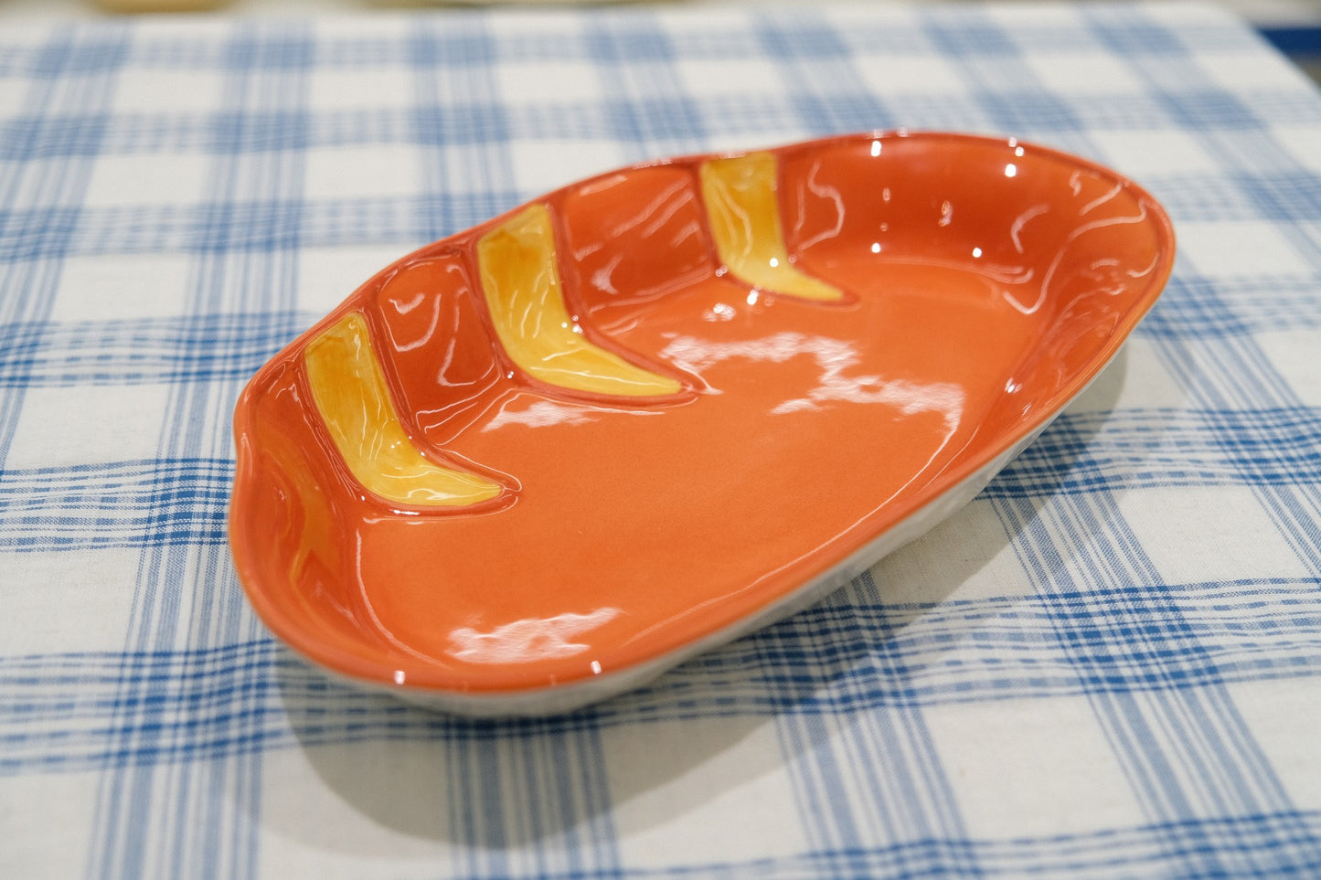 Embossed Bakery-Style Underglaze Ceramic Tableware