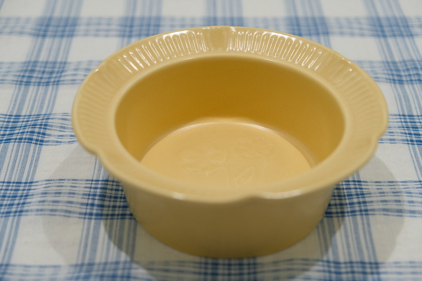 Flower-Shaped Embossed Underglaze Ceramic Tableware