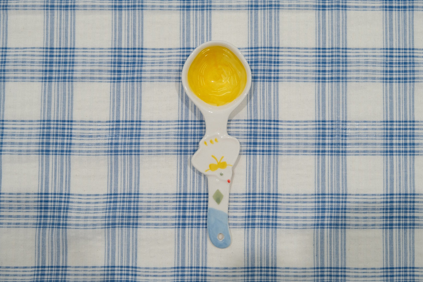 Irregular-Shaped Embossed Underglaze Ceramic Tableware