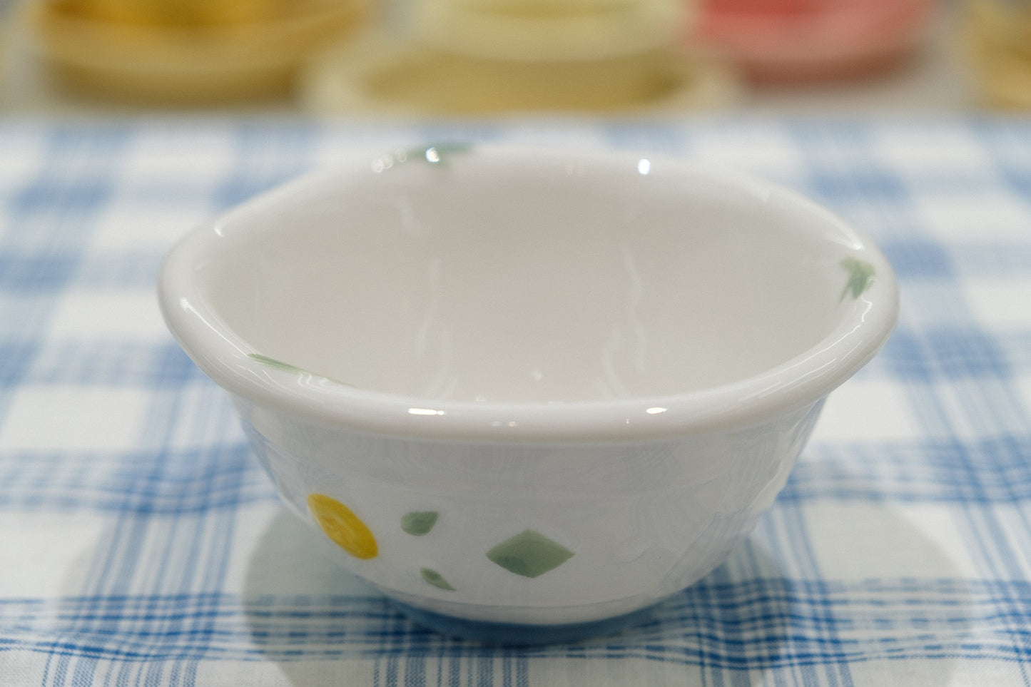 Irregular-Shaped Embossed Underglaze Ceramic Tableware