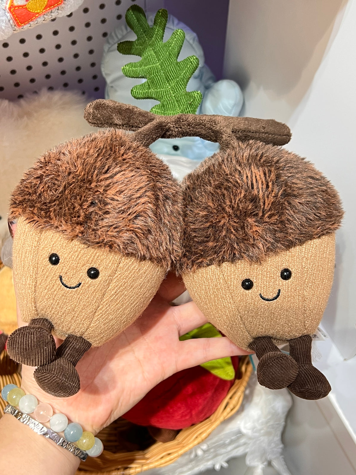 Jellycat Amuseables Ort & Tum Acorns