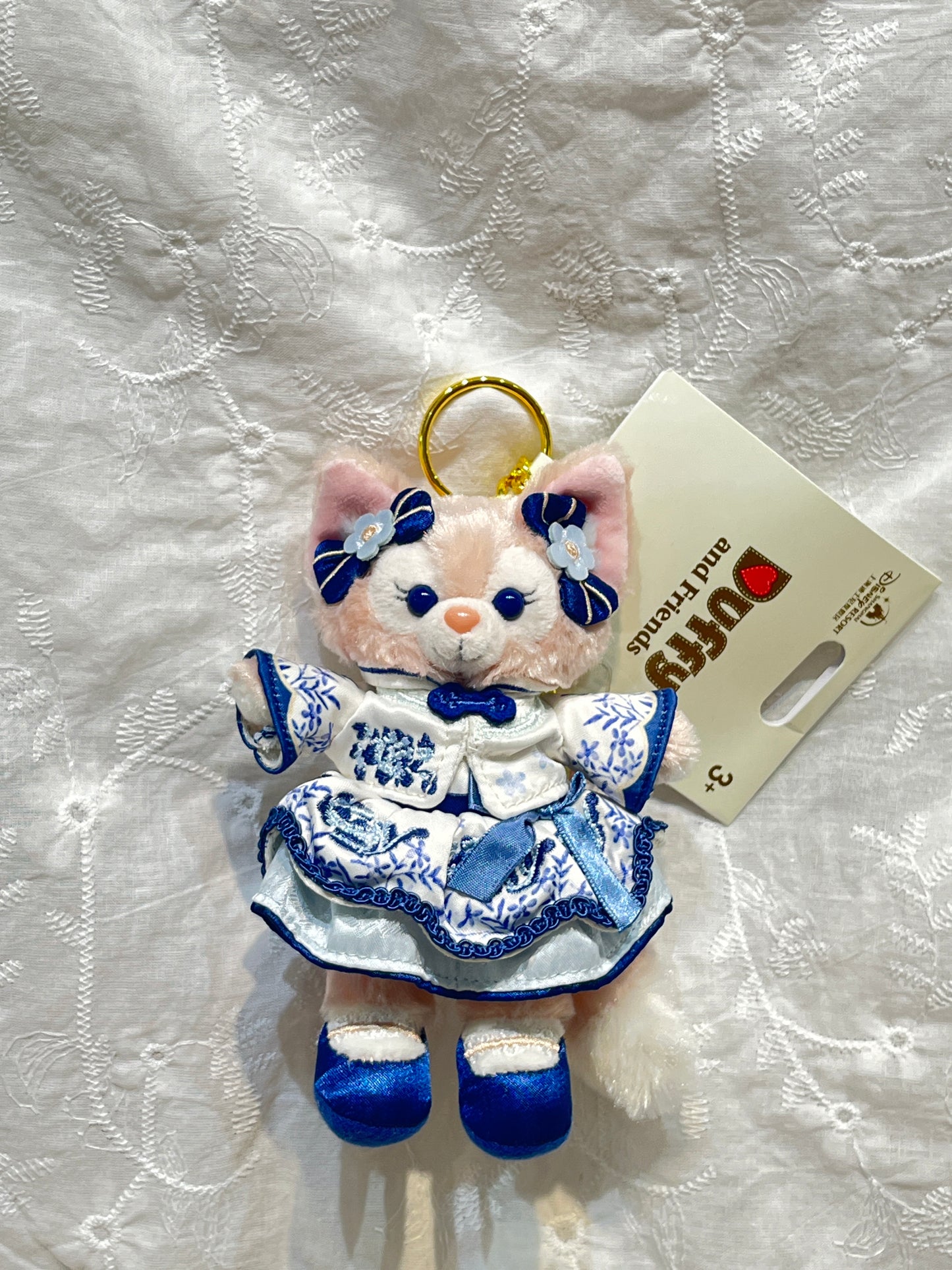 2025 Shanghai Disneyland Duffy and Friends Blue and White Porcelain Series Plush Keychain