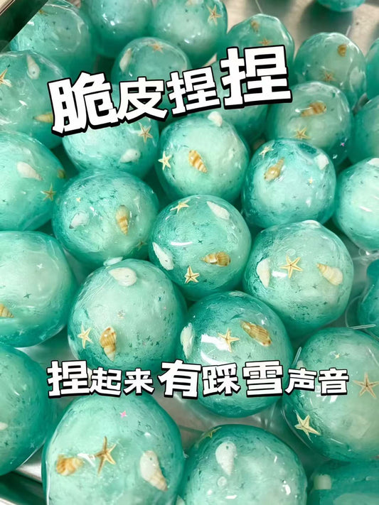 Crunchy Snowball Squishy