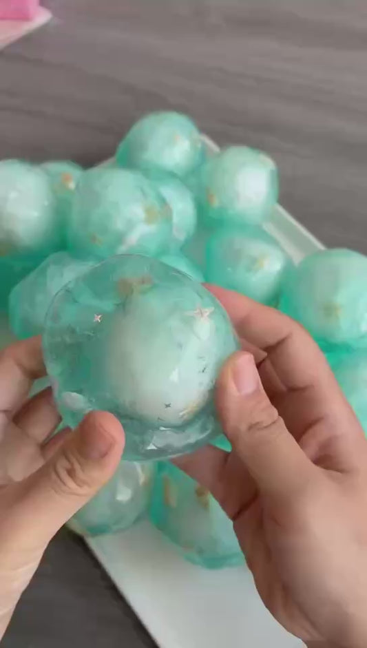 Crunchy Snowball Squishy